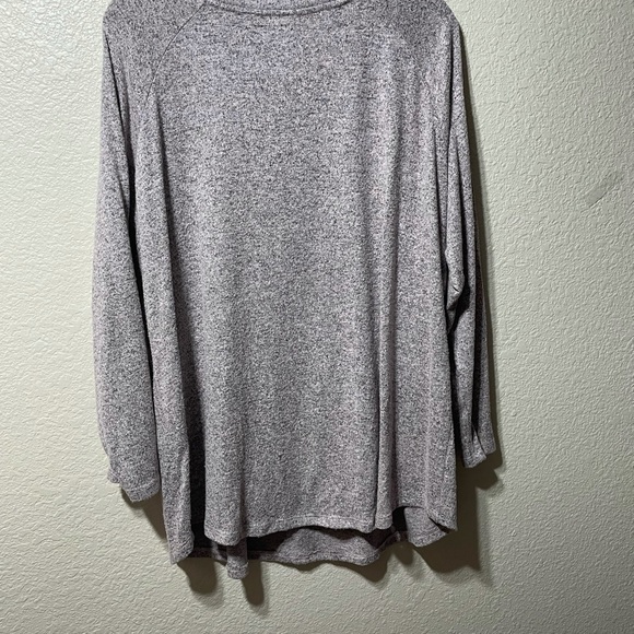 Plus size light weight sweater. Light purple,in the purple family, like new cond - Picture 2 of 5